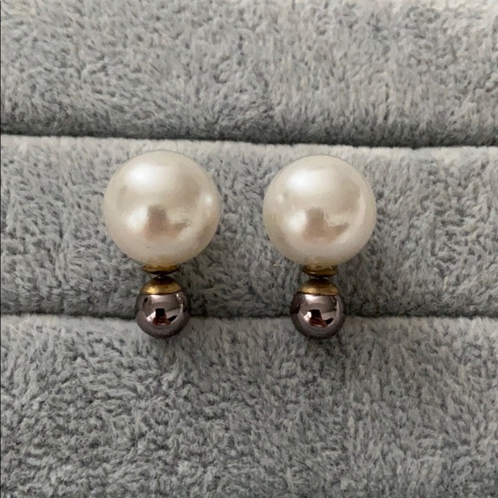 Pearl earrings